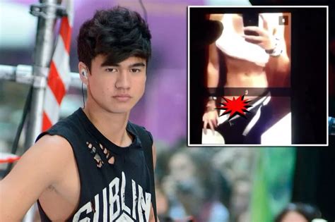 calum hood penis|Calum Hood Nude Snapchat Pics!